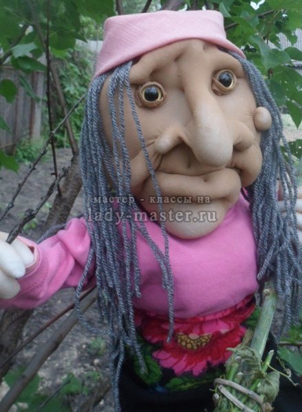 Баба Яга своими руками в ступе в чулочной технике с фото и видео