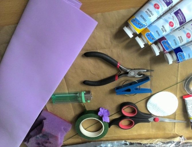 Для поделок из фоамирана потребуется минимум материалов и трудозатрат, что позволяет даже новичкам создавать настоящие шедевры