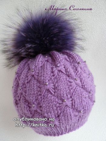 Эффектная зимняя шапочка спицами