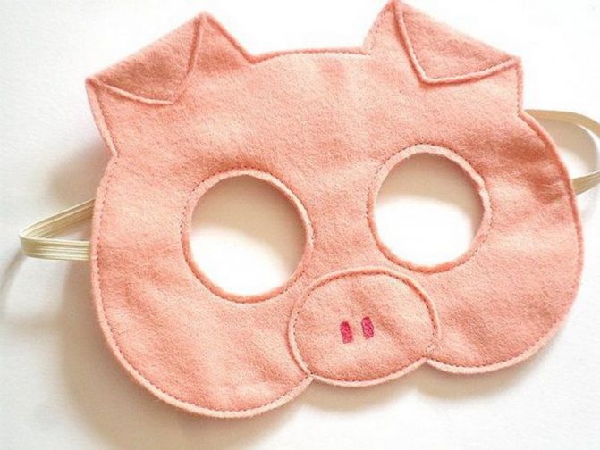 Из футболки