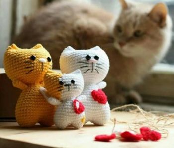 Как связать сердечного кота крючком, схема вязания