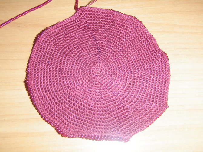 Кошелек из бисера: мастер-класс по работе крючком со схемами