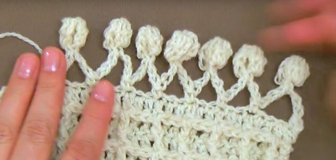 Обвязка края «помпончиками»