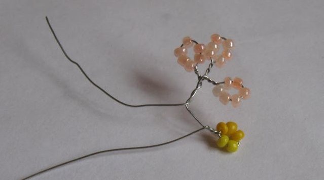 Плетение яблони из бисера