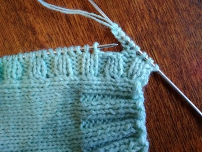 Пошаговая инструкция, как связать планку для кофты спицами под пуговицы