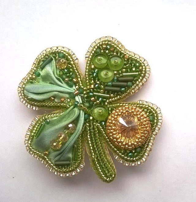 Пошаговая инструкция плетения цветущего клевера