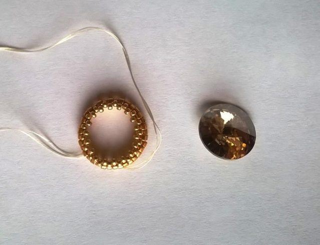 Пошаговая инструкция плетения цветущего клевера