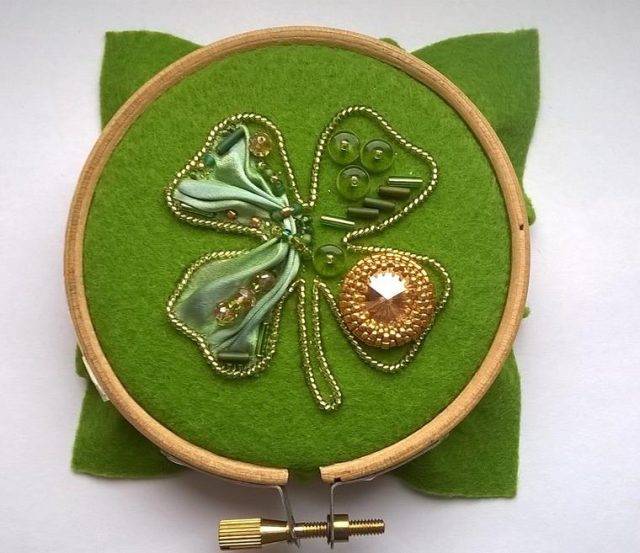 Пошаговая инструкция плетения цветущего клевера