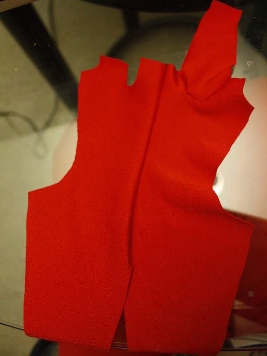 Вшиваем рукав и пришиваем лямку