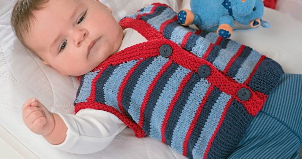 Вязаные жилетки для мальчиков спицами, крючком на 1-4 года. Схемы с описанием