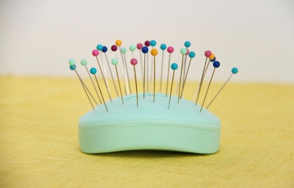 Вязаные жилетки для мальчиков спицами, крючком на 1-4 года. Схемы с описанием